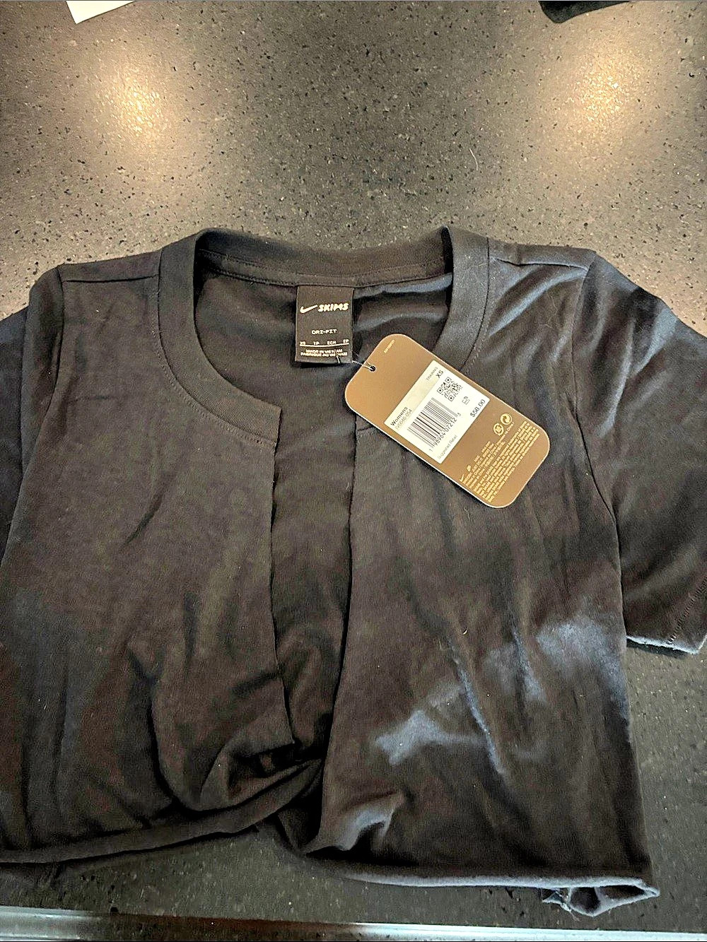 Skims Nike Dri-FIT Black Short Sleeve crop Tee Size XS NWT